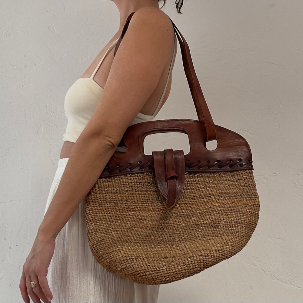 1970s Sisal Bolga Basket Bag w/ Leather Top Handle Details - Convertible Style
